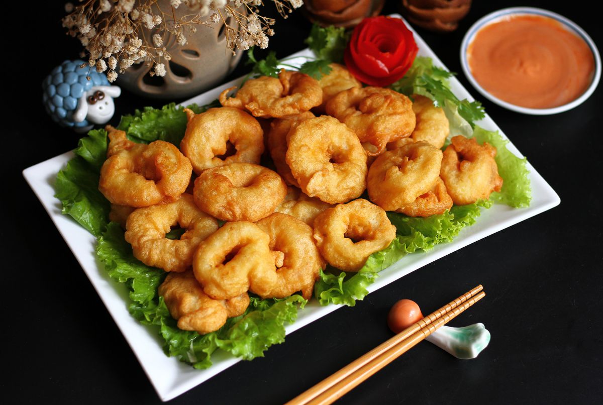 Mực ống cắt khoanh chiên giòn