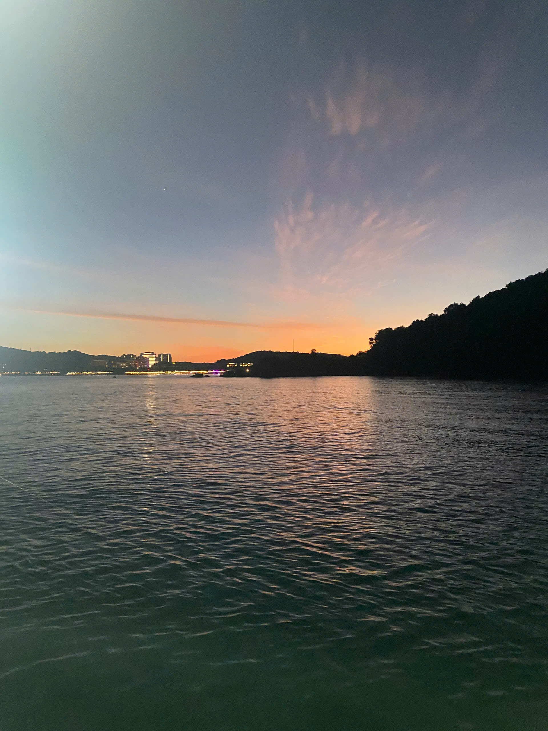 Tour Câu Mực Đêm Phú Quốc – Trải Nghiệm Câu Mực, Ăn Tối Giữa Đại Dương Đầy Thú Vị